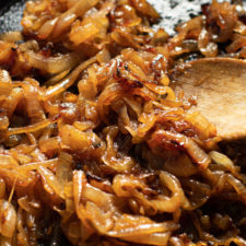 How to Make Caramelized Onions-image