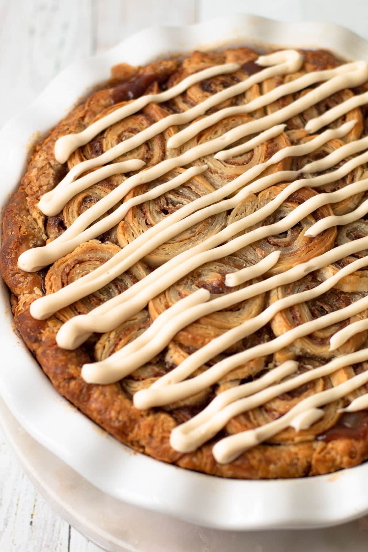 Cinnamon Roll Apple Pie