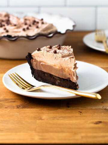 Mississippi Mud Pie on a plate.