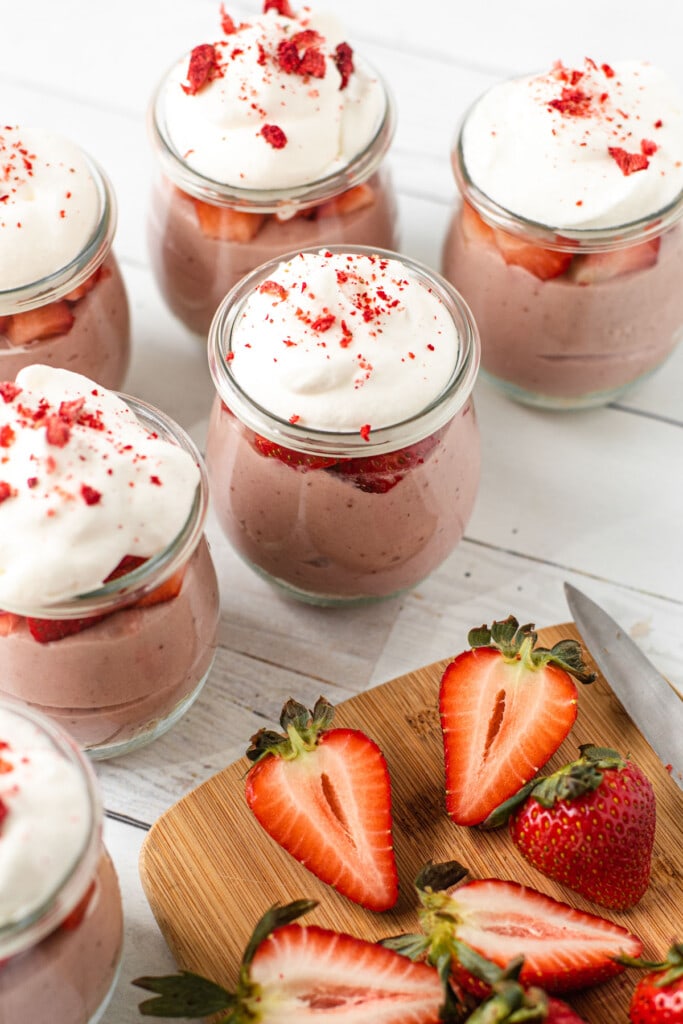 Strawberry pretzel pie jars.