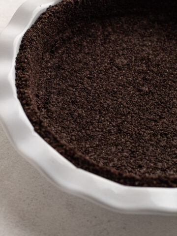 An oreo cookie pie crust.