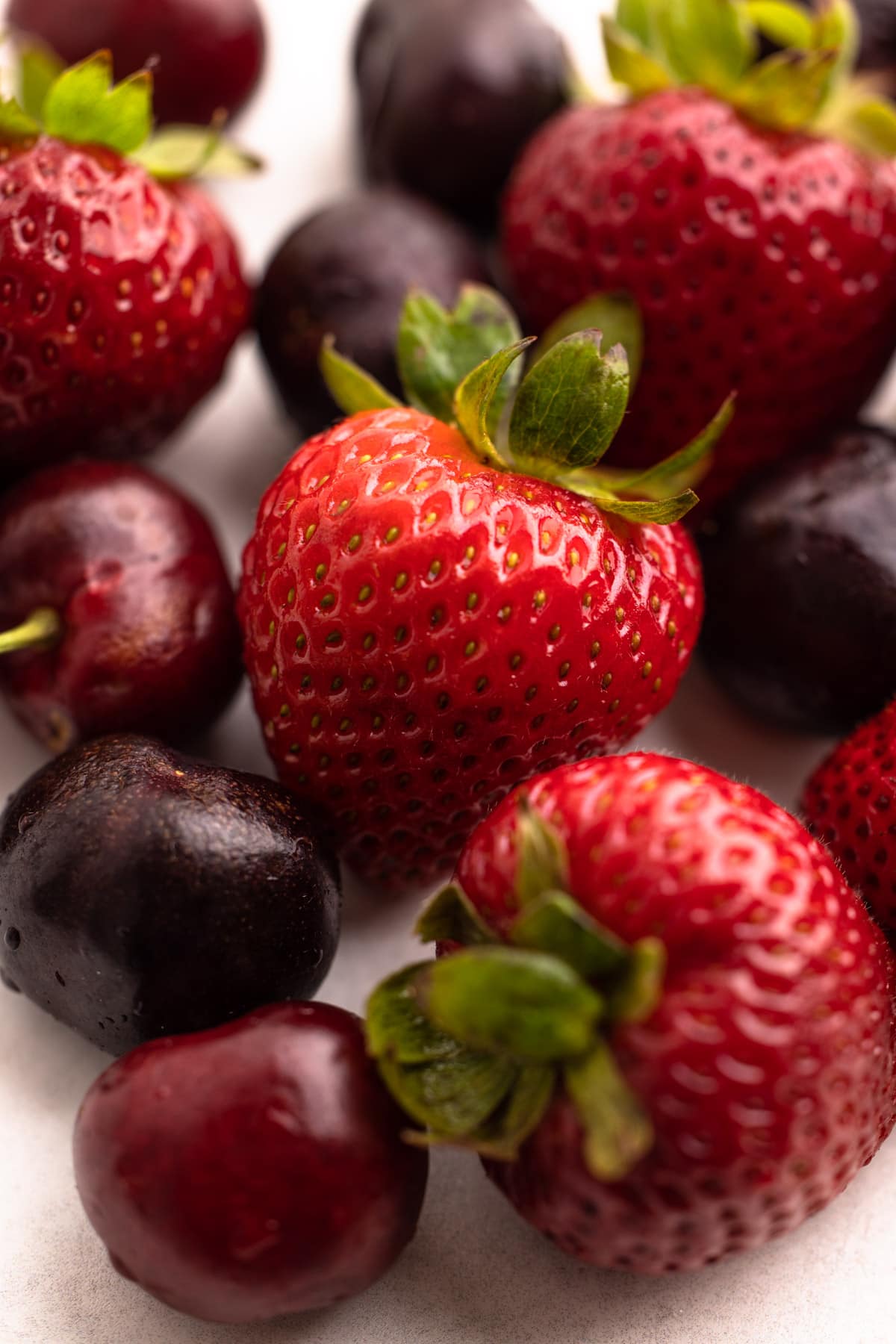 Cherries and strawberries freshly washed.