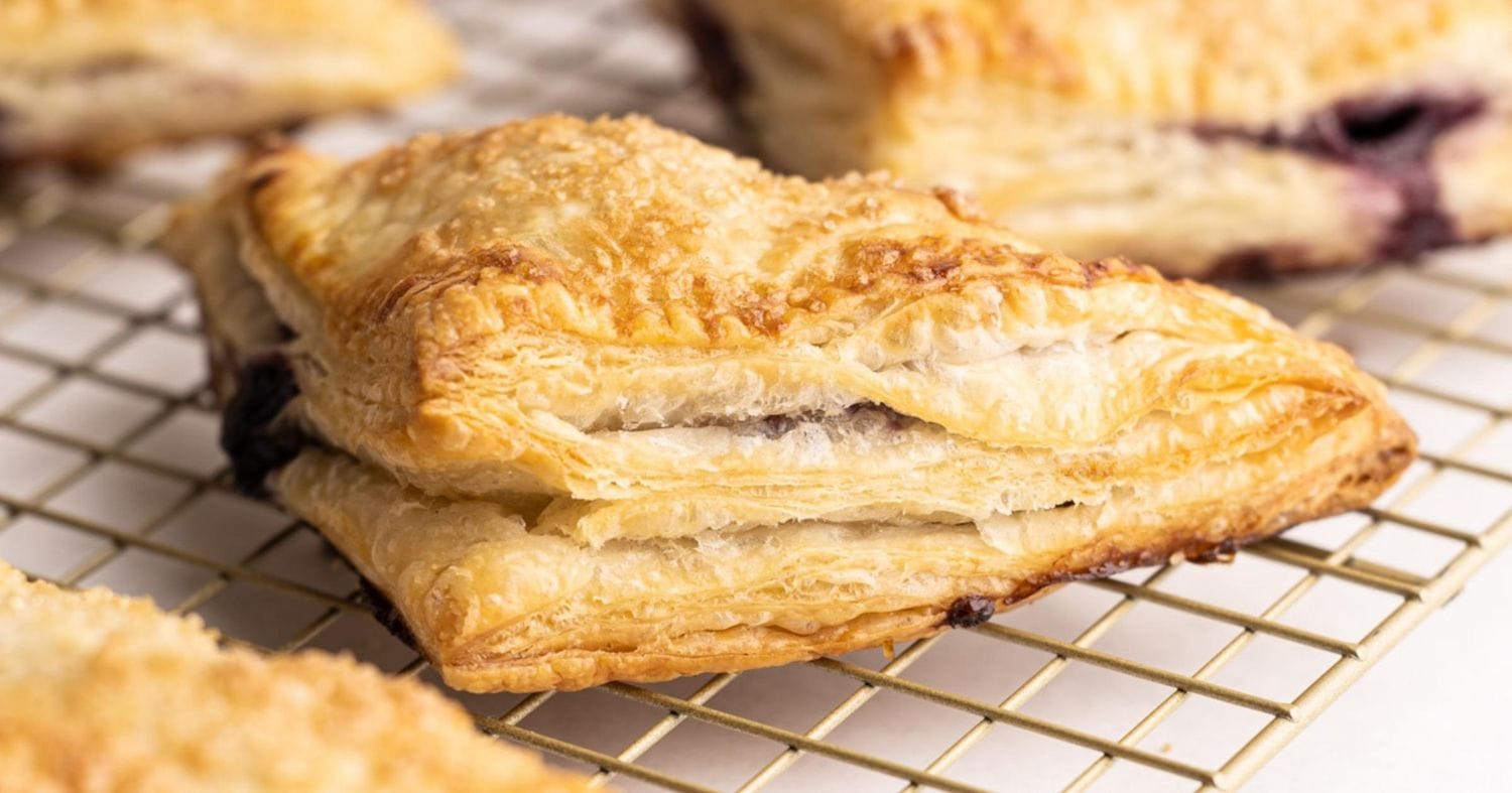 Blueberry Turnovers [everydaypie.com]