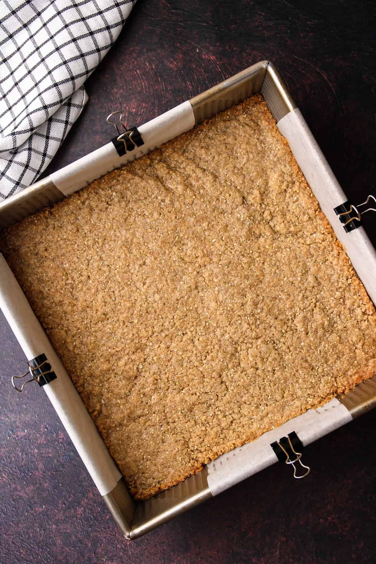 The baked shortbread crust.